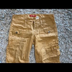 Union Bay cargo capris size 7